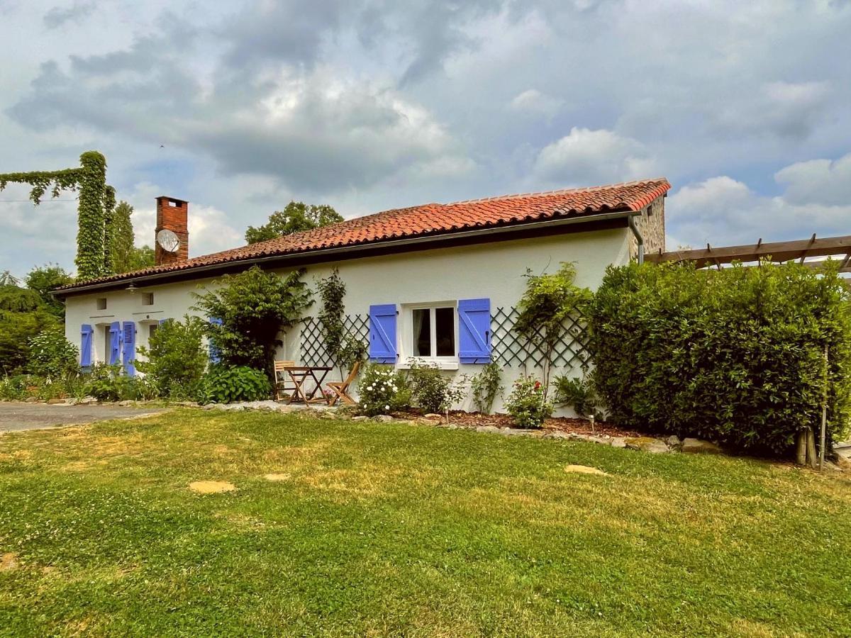 Champs Chevrier Villa Mezieres-sur-Issoire Exterior foto
